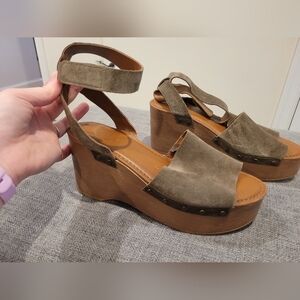 Franco Sarto juliette platform sandals 9.5
